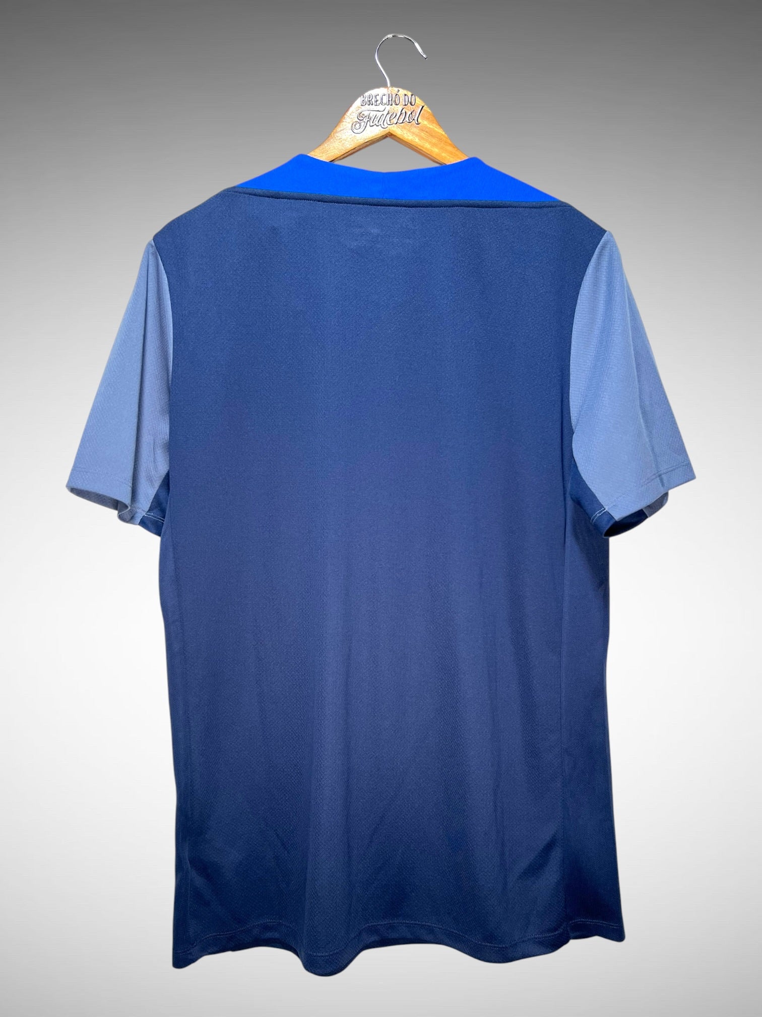 Paris Saint-Germain 2025 Camisa de Treino Tam G.