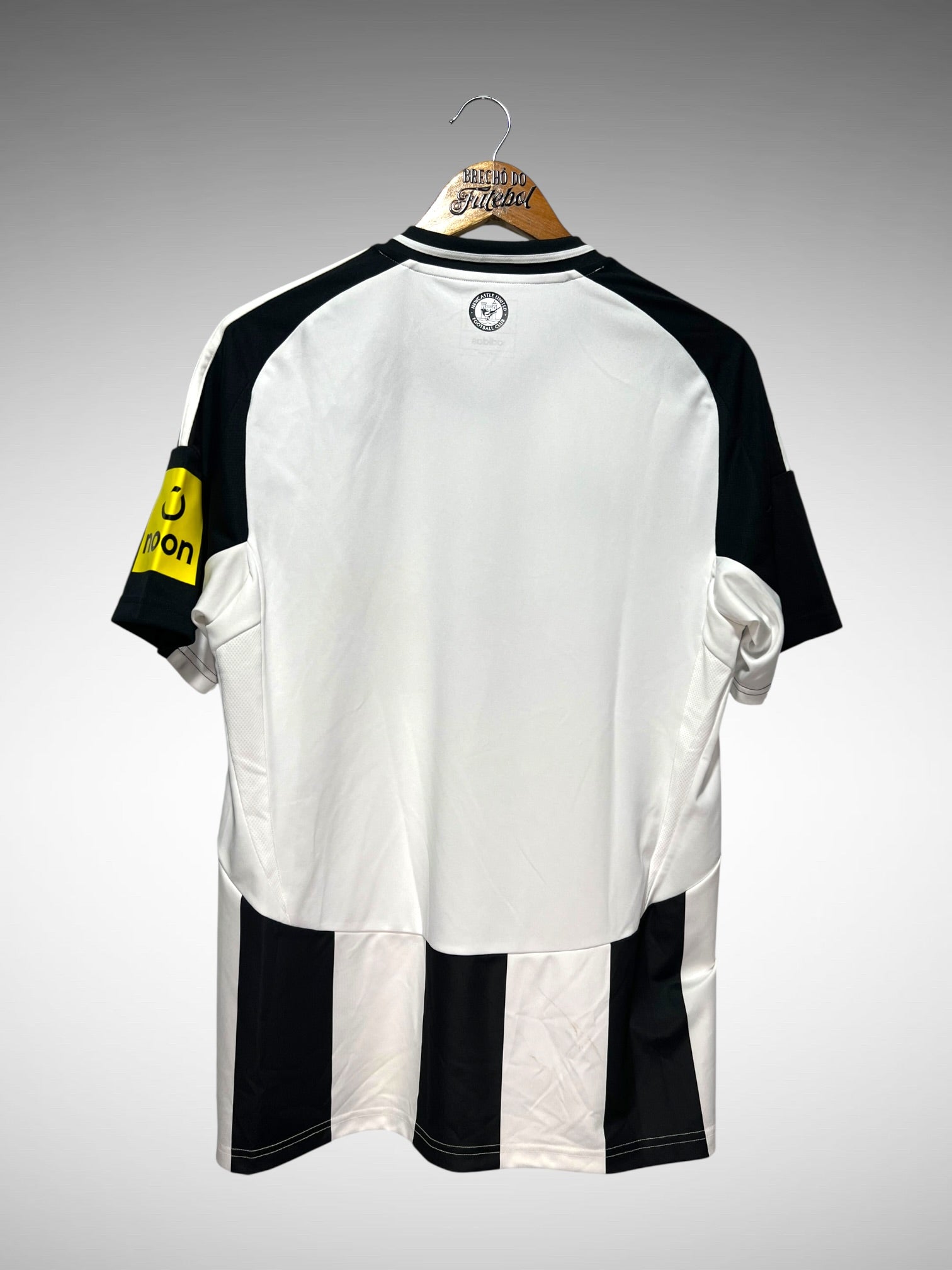 Newcastle United 2024 Primeira Camisa Tam M.