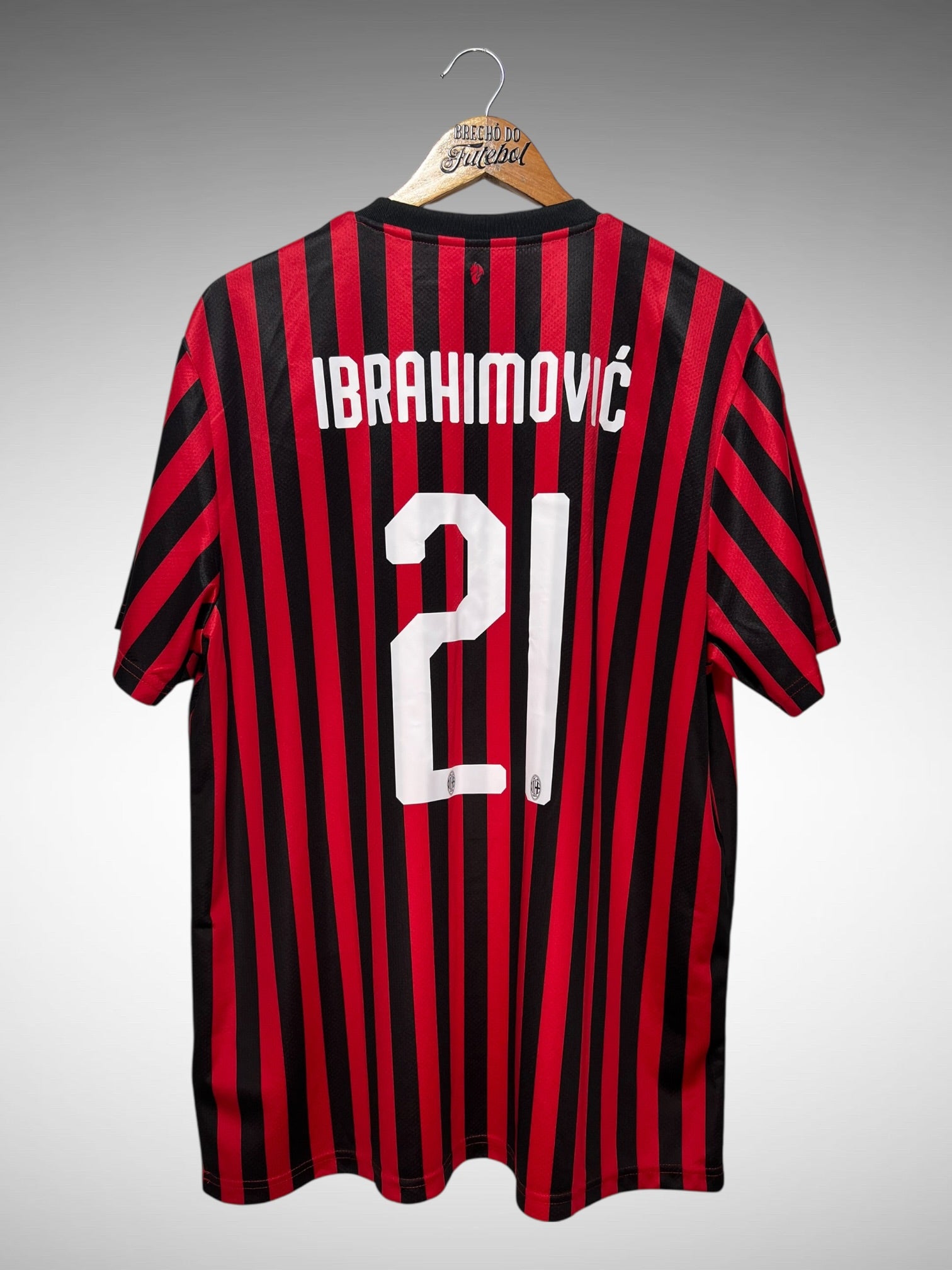 Milan 2019 Primeira Camisa Tam GG N 21 Ibrahimovic.
