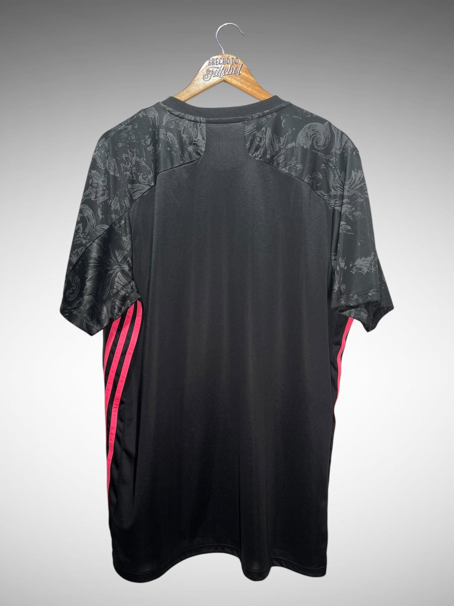 Real Madrid 2020 Terceira Camisa Tam GG.