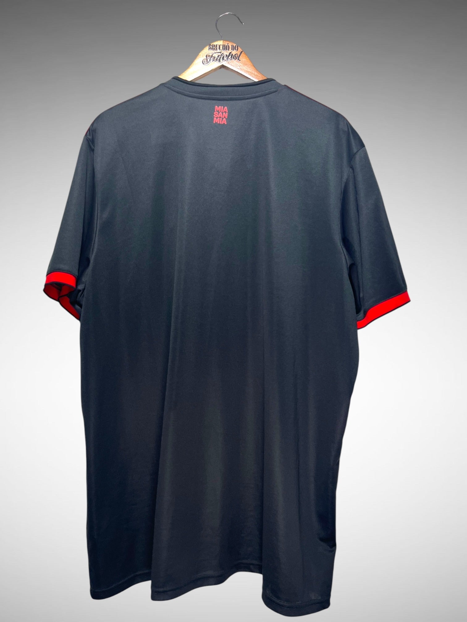 Bayern de Munique 2022 Terceira Camisa Tam 4G.