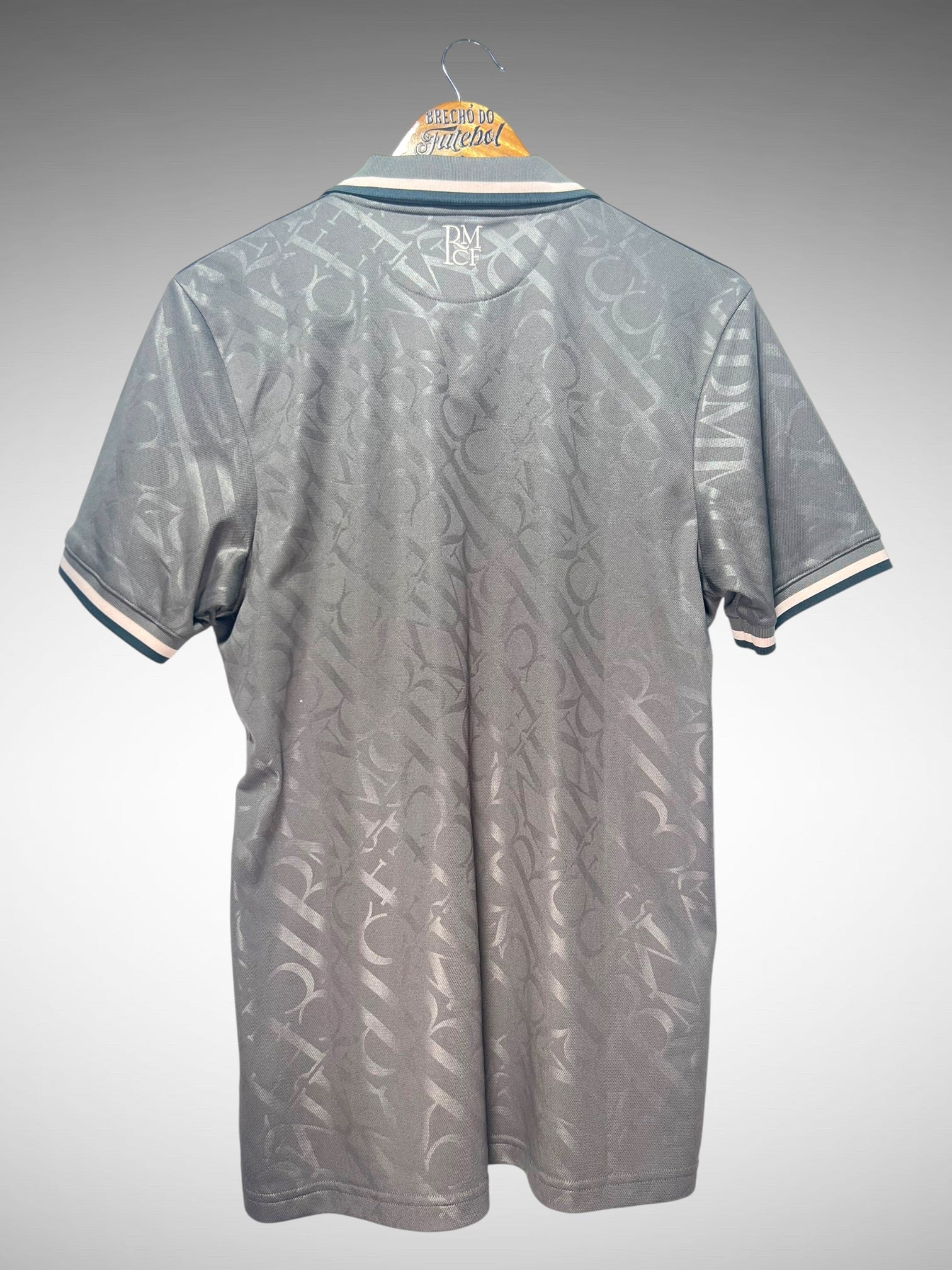 Real Madrid 2024 Terceira Camisa Tam M.