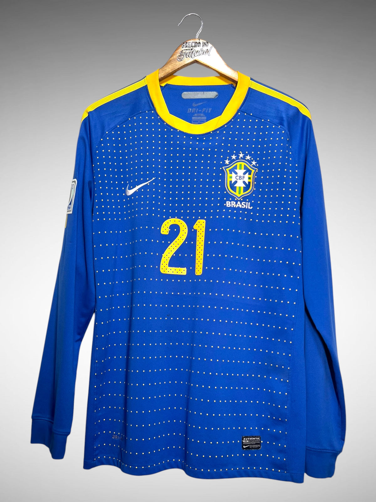 Brasil 2010 Segunda Camisa Tam G N 21 Nilmar Mangas Longas.