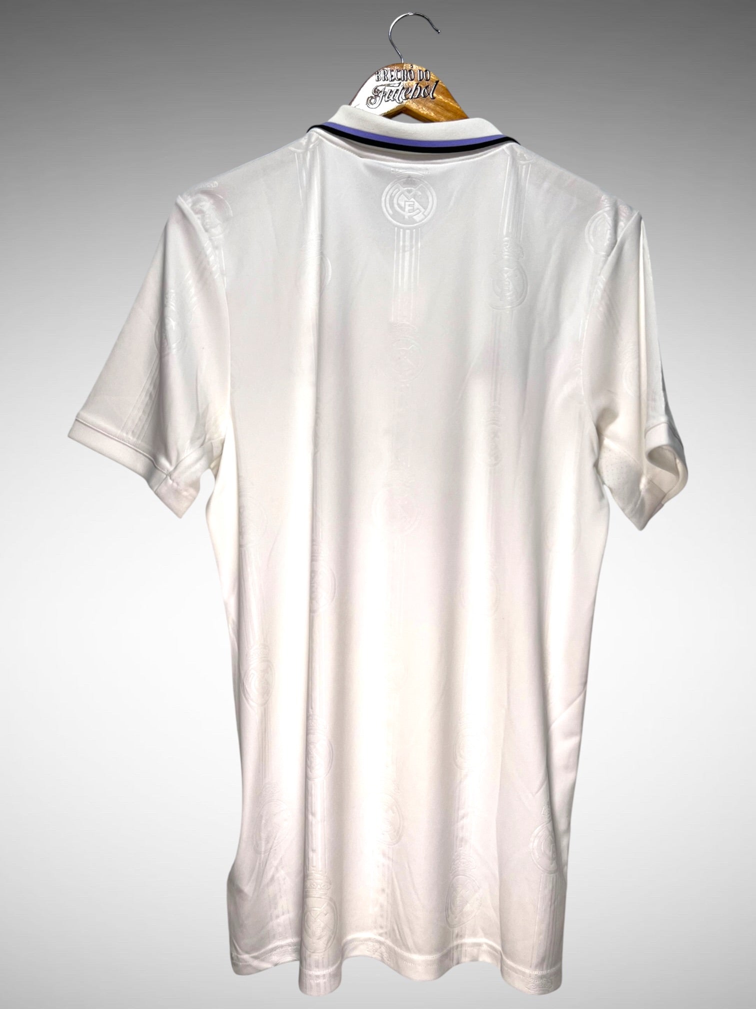 Real Madrid 2022 Primeira Camisa Tam M.