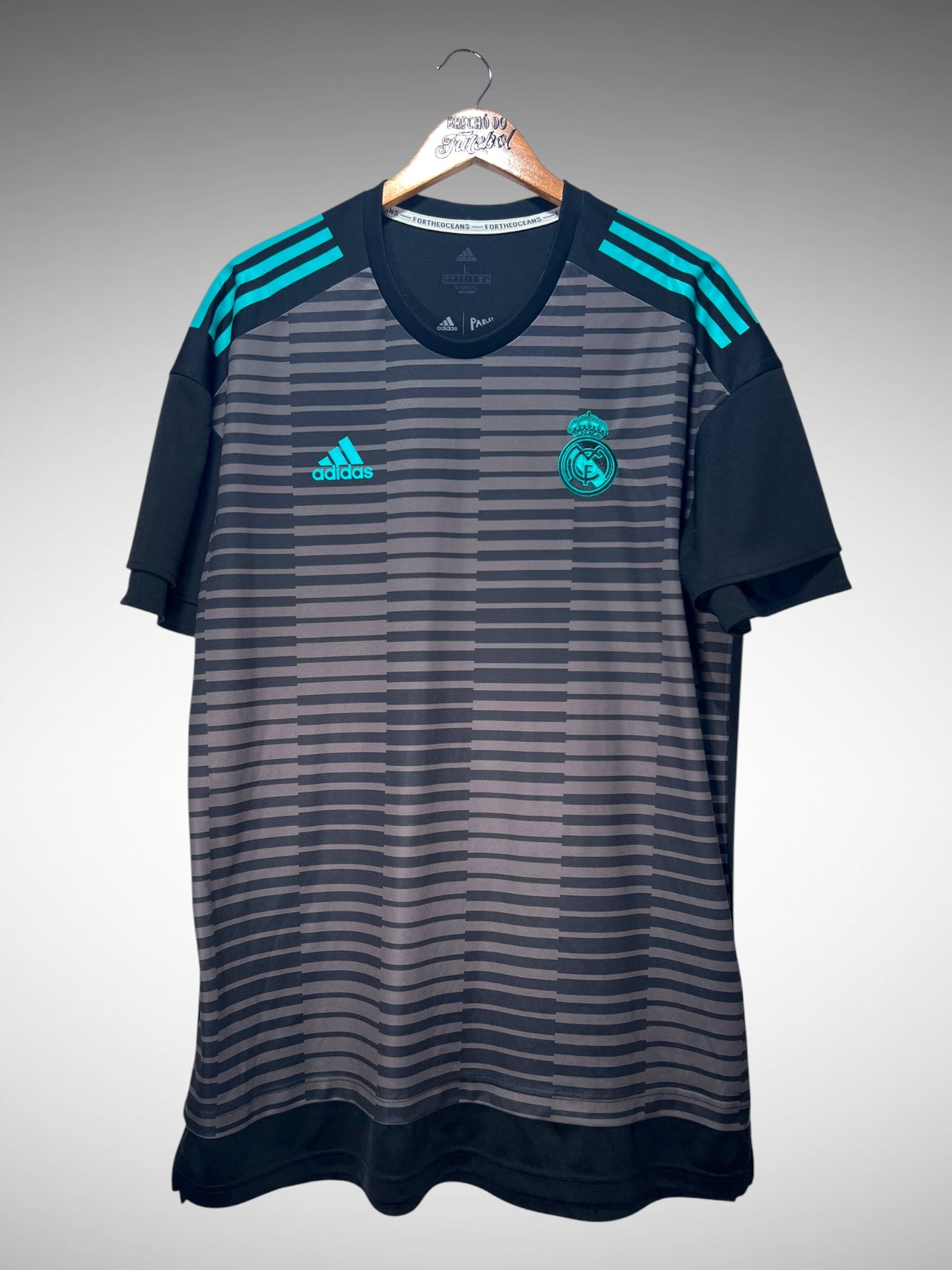 Real Madrid 2017 Camisa Pré-Jogo Tam G.