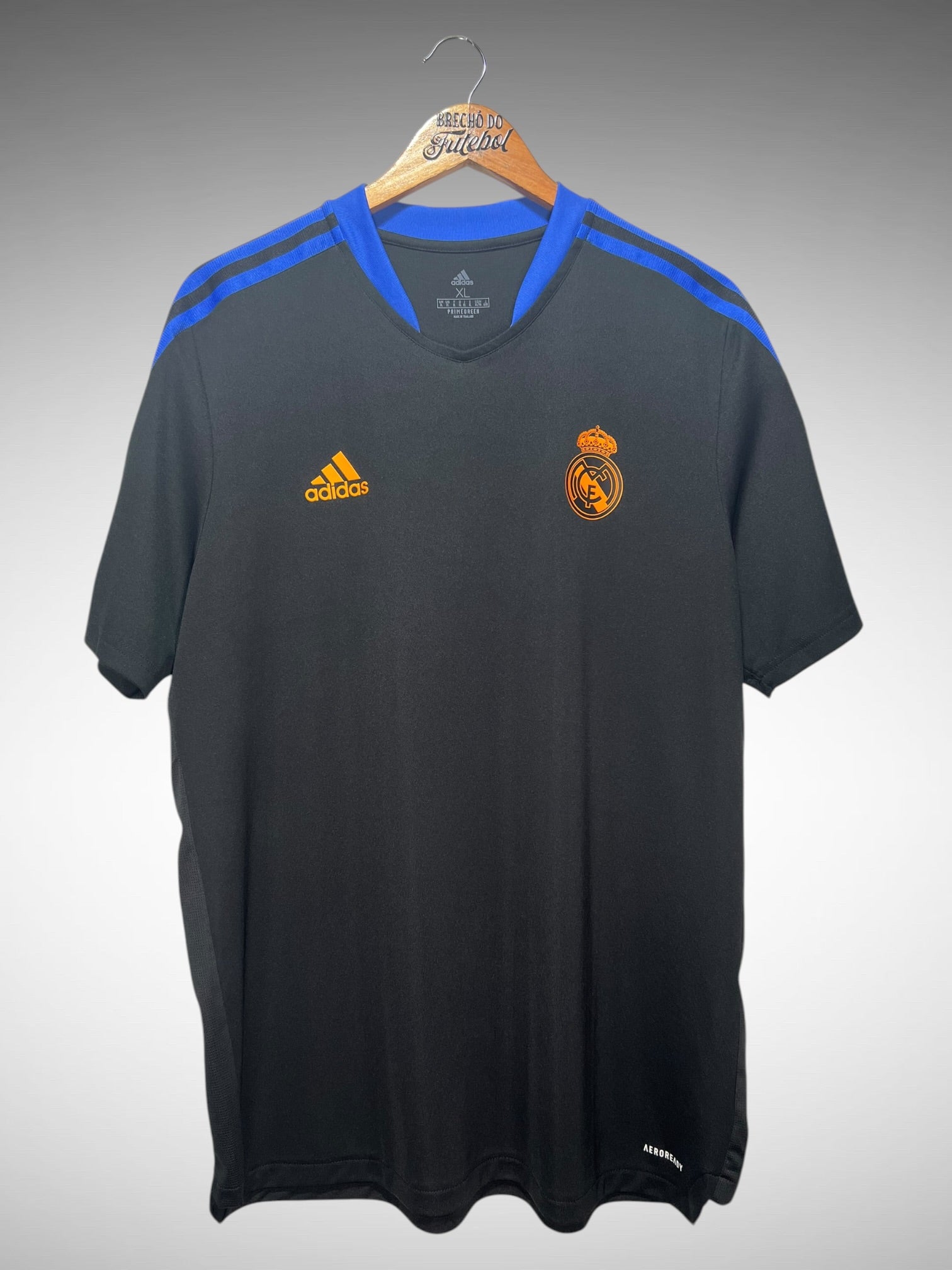 Real Madrid 2021 Camisa de Treino Tam GG.