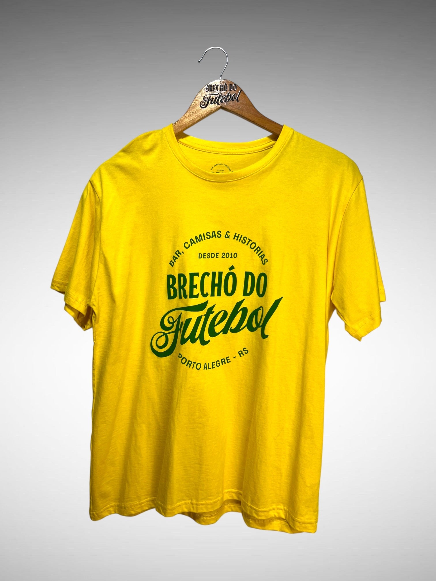 Camisa da Firma - Brechó do Futebol  Copa do Mundo (Amarelo, Logo 1). - Tam G.