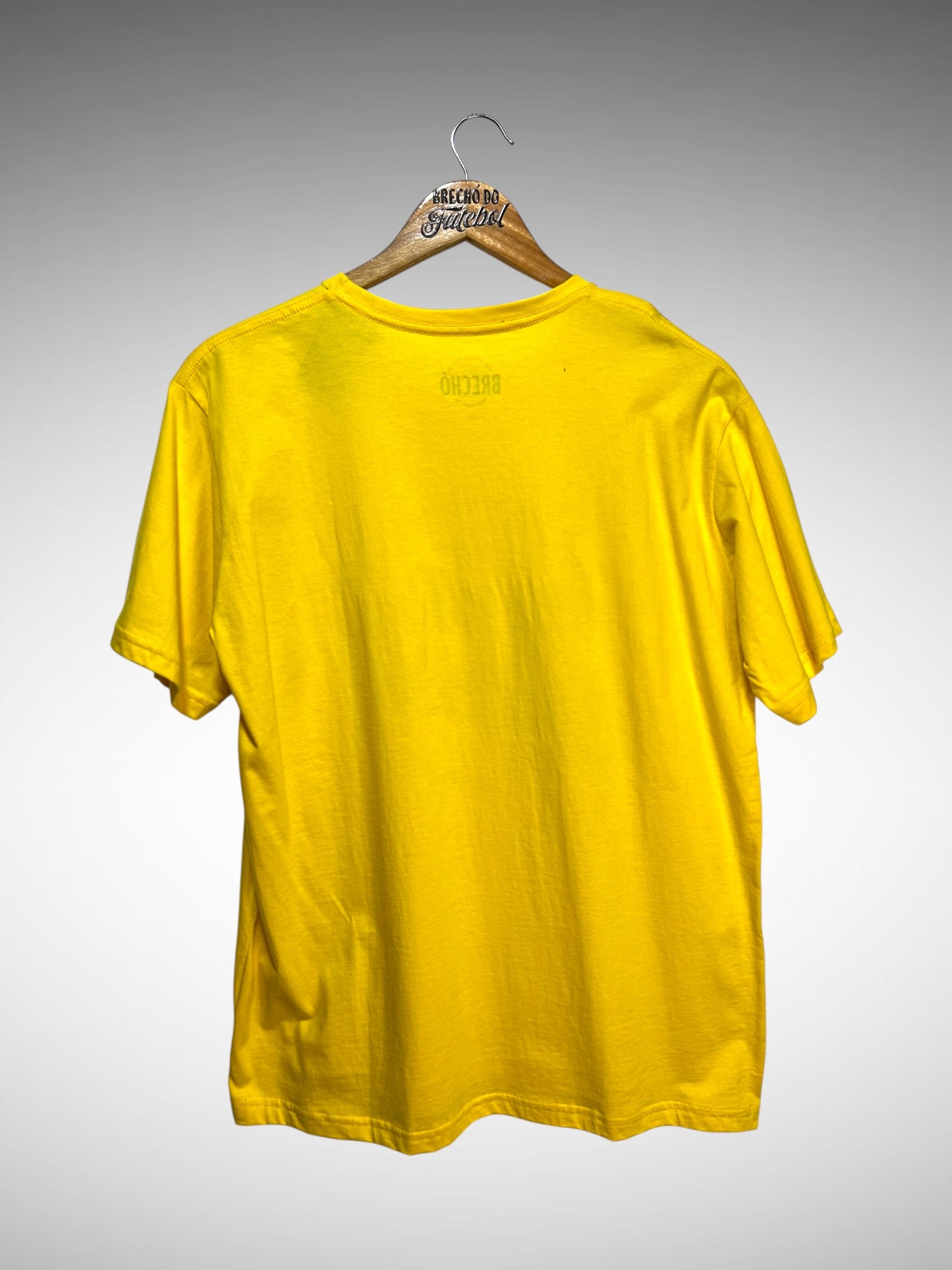 Camisa da Firma - Brechó do Futebol  Copa do Mundo (Amarelo, Logo 1). - Tam G.
