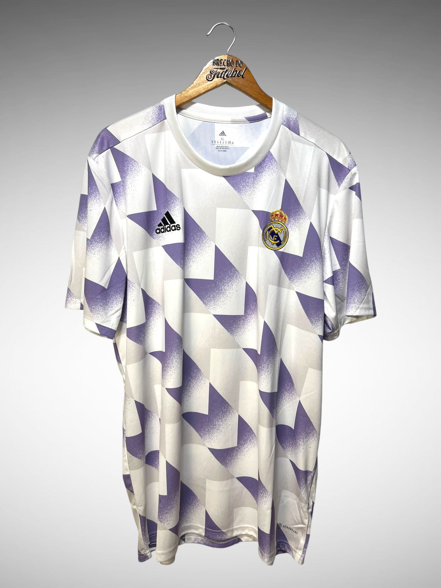 Real Madrid 2022 Camisa Pré-Jogo Tam GG.