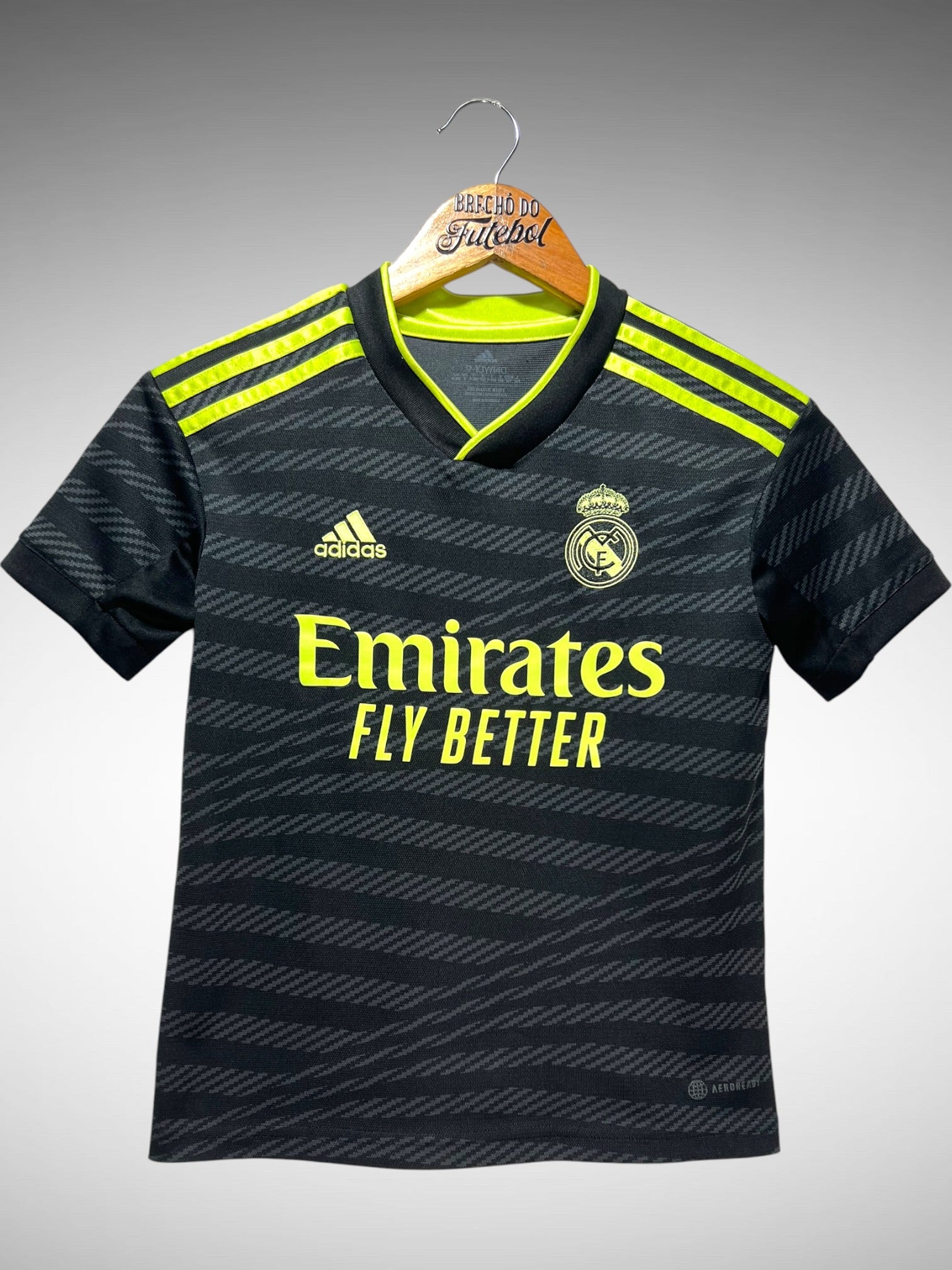 Real Madrid 2022 Terceira Camisa Tam 10 anos Infantil.