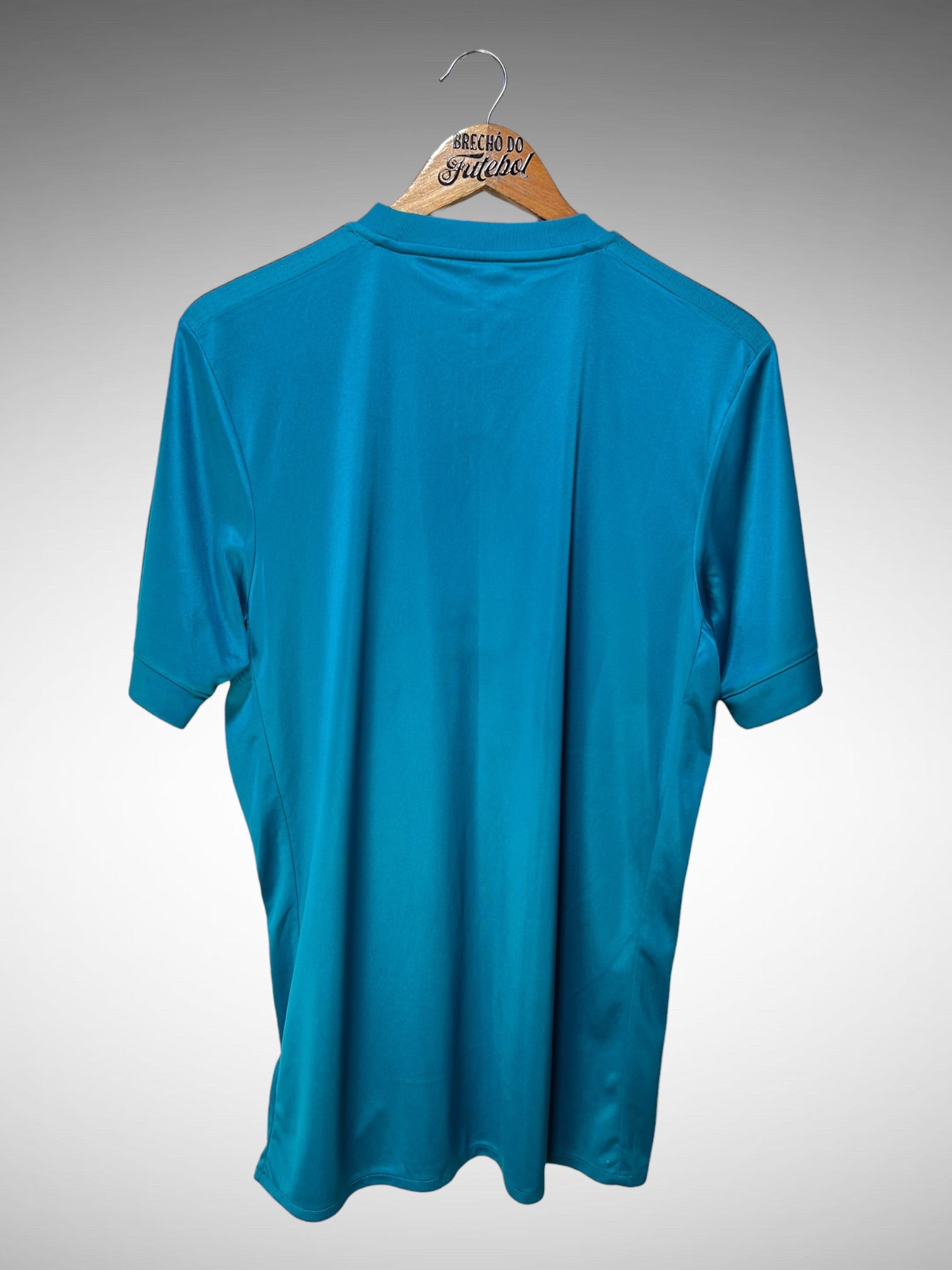 Real Madrid 2017 Terceira Camisa Tam M.