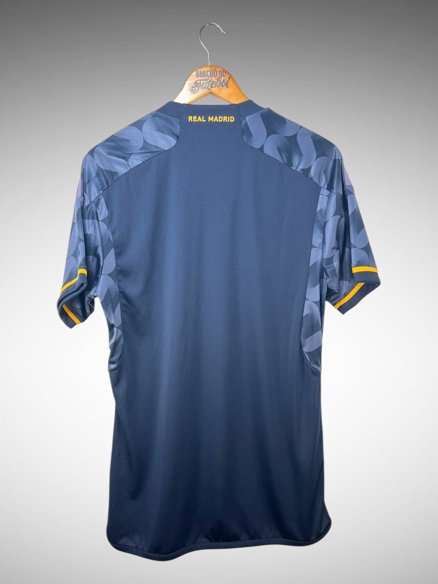 Real Madrid 2023 Segunda Camisa Tam M.