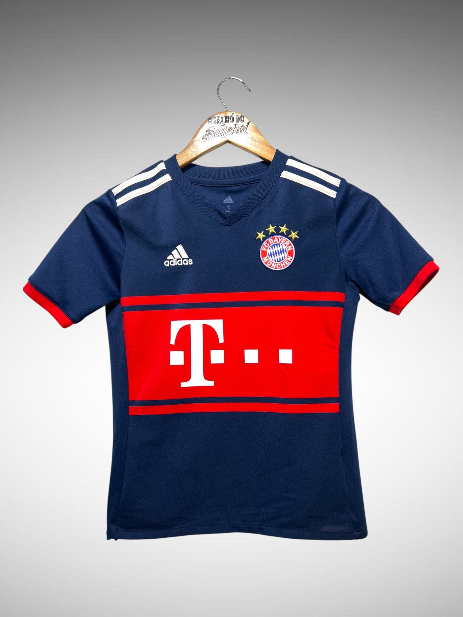 Bayern de Munique 2017 Segunda Camisa Tam 10 anos Infantil.