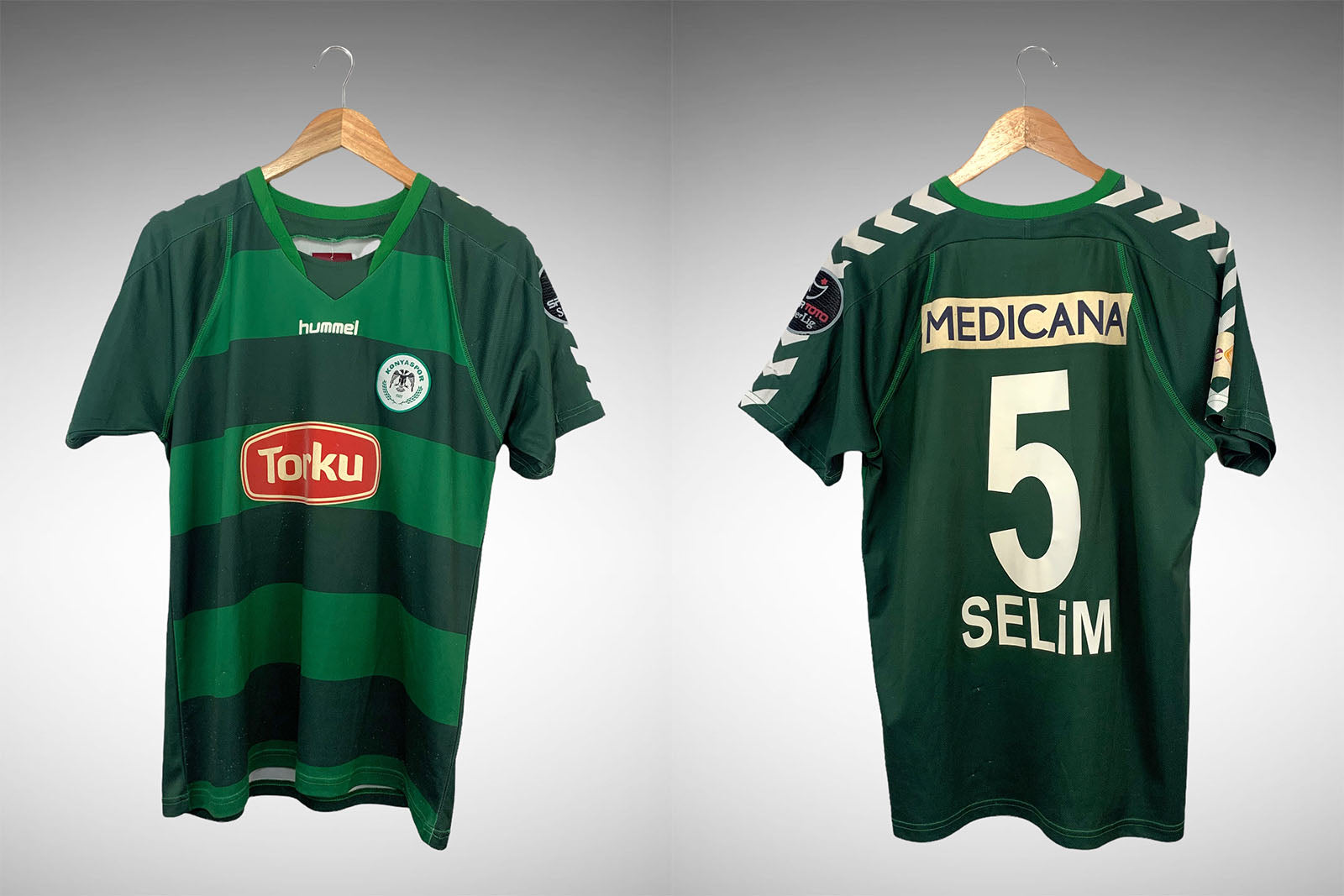 Konyaspor Segunda Camisa Tam M N# 5.