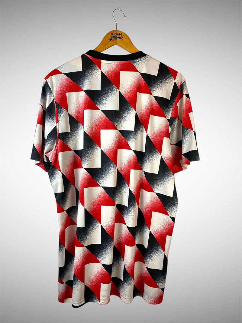 Manchester United 2022 Camisa de Aquecimento Tam GG.