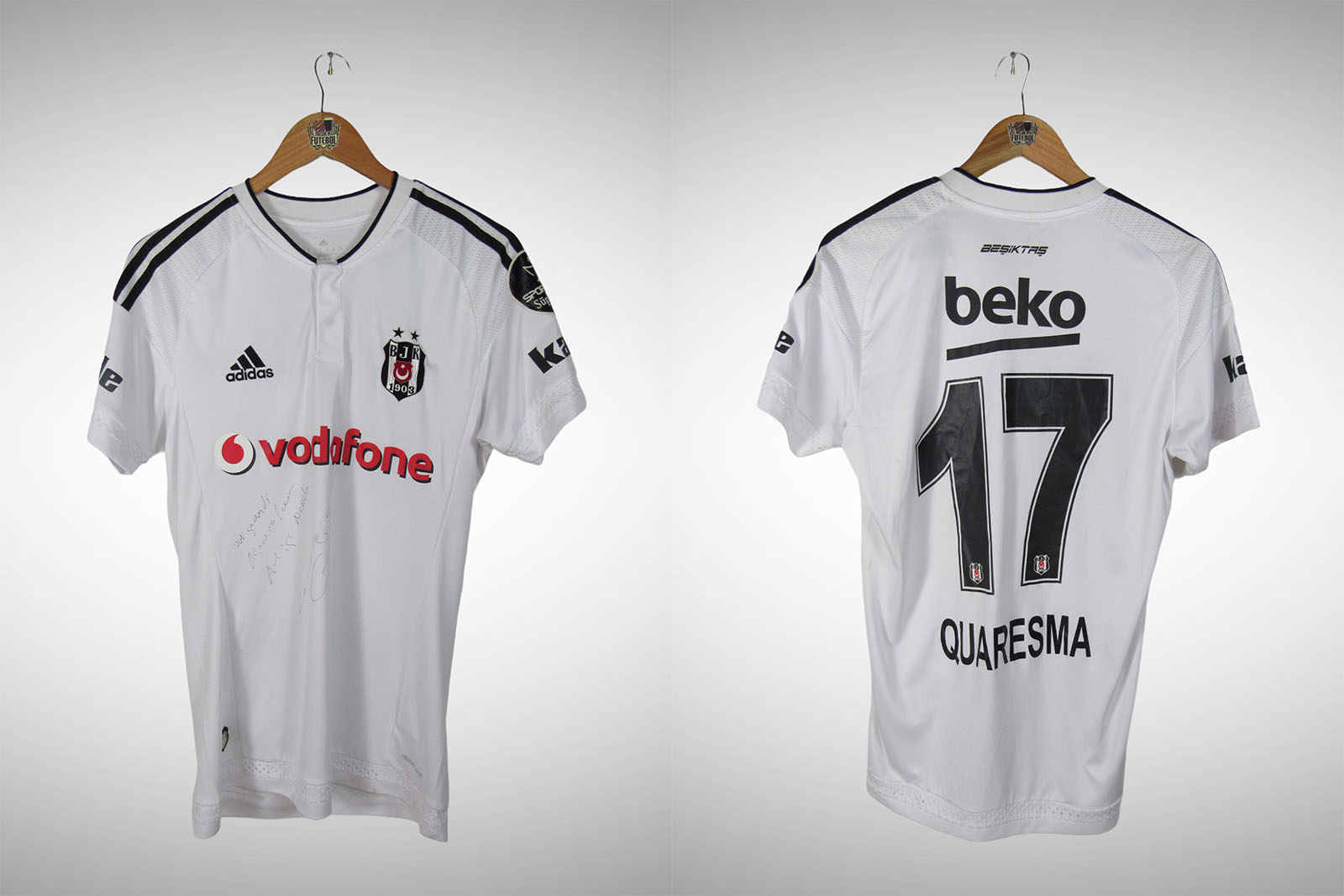 Besiktas 2015 Primeira Camisa Tam M N# 17 Quaresma. - Brechó do Futebol