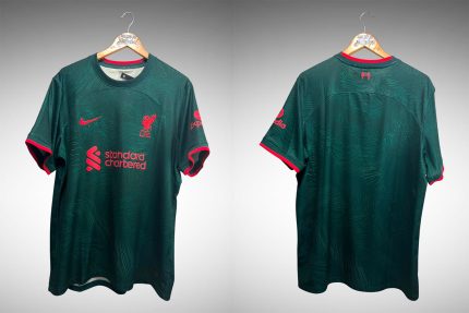 Liverpool 2022 Terceira Camisa Tam GG.